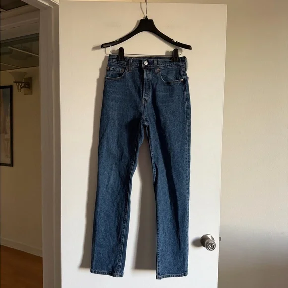 Levi’s Classic Blue 501 Straight Leg Button Fly Jeans size 27 EUC - Picture 2 of 8